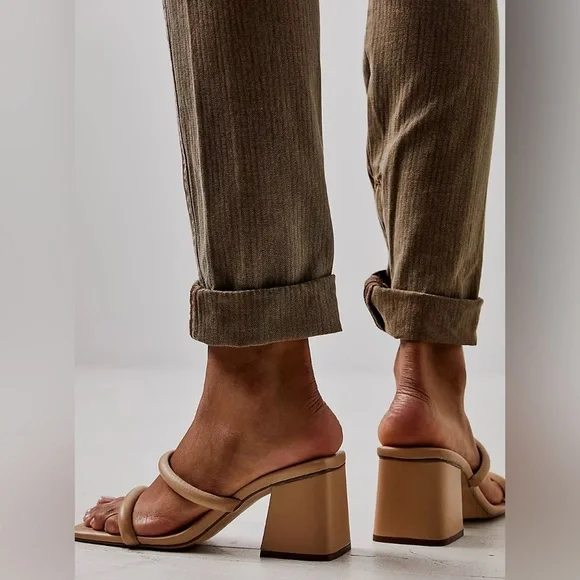 FREE PEOPLE Parker Double Strap Tan Block Heel Sandals Shoes Size 39.5 or 9US - Picture 7 of 12